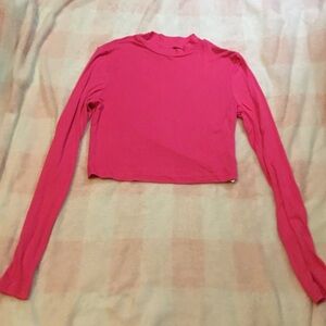 🍁3 for $10 hot pink cropped turtleneck